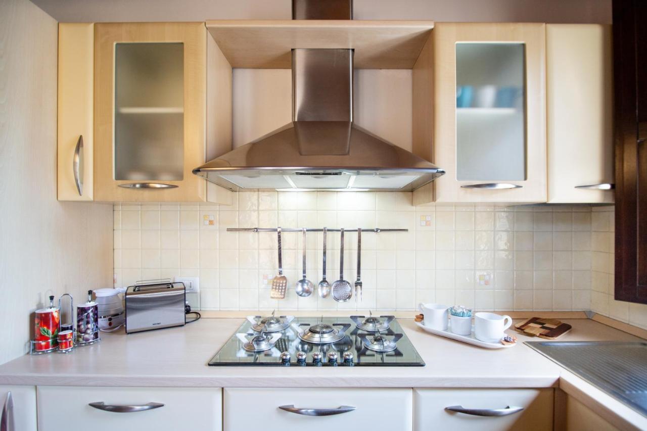 Serena Apartment, Cosy Close Center Town Лука Екстериор снимка